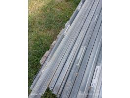 Kerítésoszlop, polcelem