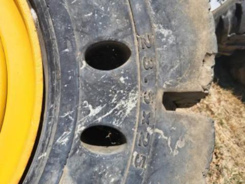 23,5R25 tömör gumis kerék