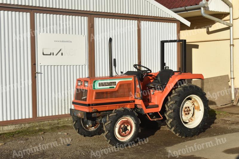 Hinomoto N249 japán kistraktor, 25 LE, 4WD