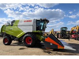 Claas Tucano 450, 1375 h, Gabona-, Napraforgó- és Kukoricaasztallal, 4WD