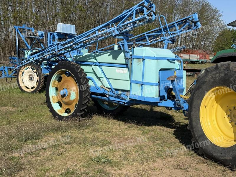 BERTHOUD 2000/21 vegyszerező, szántóföldi permetező