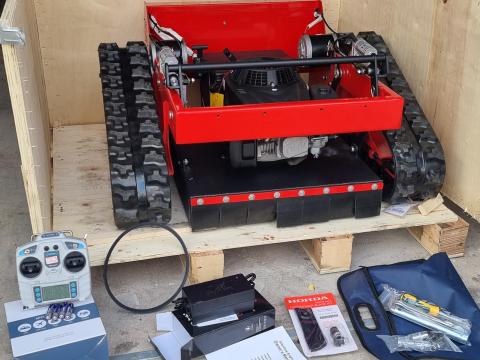 Gumihevederes távirányítós hibrid fűnyíró