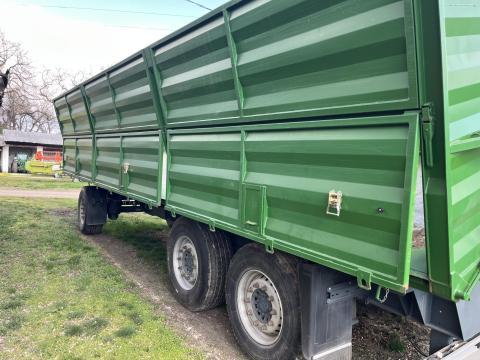 3 tengelyes pótkocsi