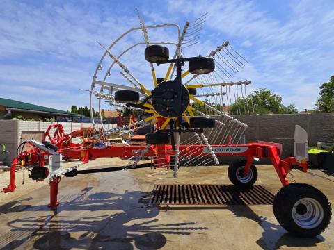 Pöttinger Top 612 C dupla rendsodró (bemutató gép)