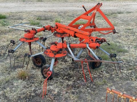 4 rotoros függesztett rendterítő, rendkezelő