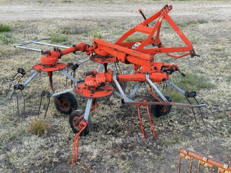4 rotoros függesztett rendterítő, rendkezelő