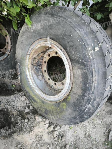 365/80R20 gumi10 lyukas felnivel