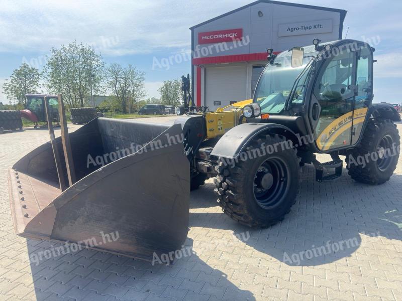 New Holland TH 7.42 Elite 560 üzemórás teleszkópos rakodó eladó készletről