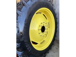 Állítható művelőkerék szett 320/85R34 és 380/90R46. John Deere 6135M-6195M,  6135R-6155R, 6530-6930 traktorokhoz,  BKT gumizással