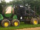 John Deere 1510 forwarder