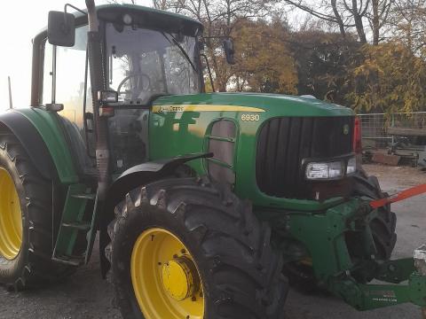 John Deere traktor
