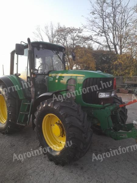 John Deere traktor