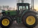 John Deere traktor