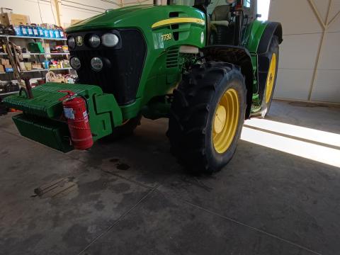 John Deere 7730