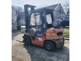 Toyota targonca 2,5 tonna teherbírású,  tripplex tornyos