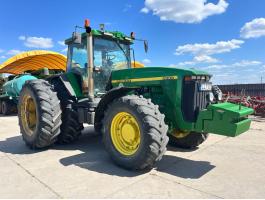 John Deere 8200