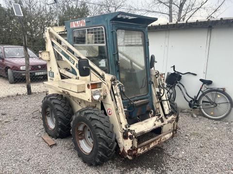 Locust 750 csúszókormányzású rakodó Bobcat