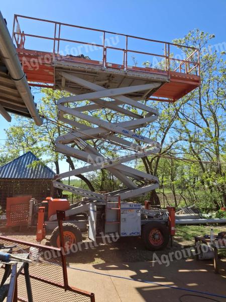 SkyJack SJ 8841 ollós emelő