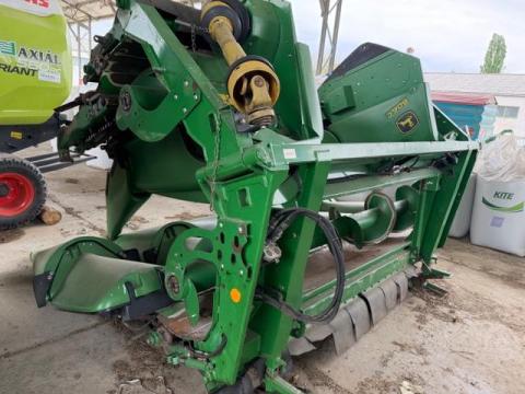 John Deere 606 C hidraulikusan csukható kukorica betakarító adapter