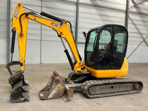 JCB 8055 / 2014 / 4 323 h üzemóra / Lízing 20%-tól