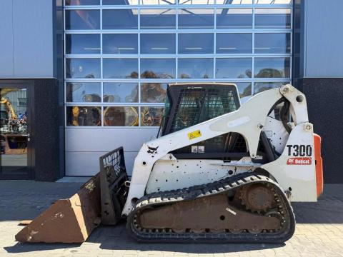 Bobcat T300 / 2009 / 2.530 üzemóra / Lízing 20%-tól