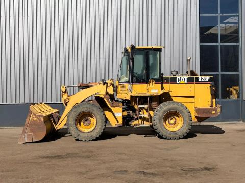 Caterpillar 928F / 1995 / 23616 üzemóra / Lízing 20%-tól