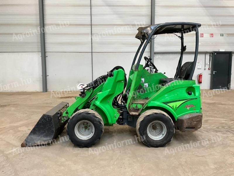 Avant R 28 T S / 2015 / 2 848 üzemóra / Lízing 20%-tól