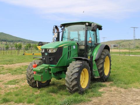 John Deere 6100MC traktor