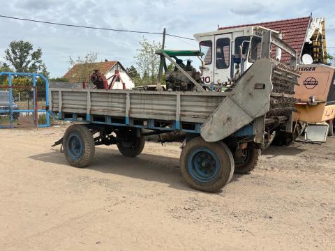 T087 trágyaszóró