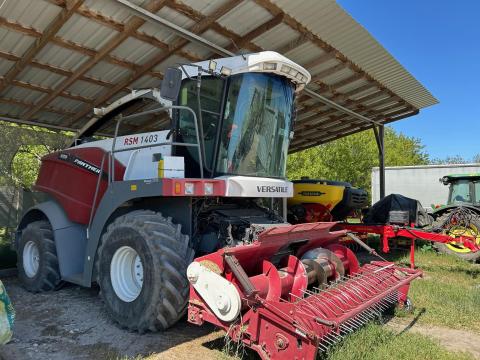 Versatile RSM 1403 önjáró silózó