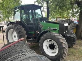 Valtra Valmet 665 homlokrakodós