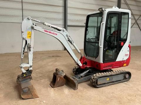 Takeuchi TB 216 / 2020 / 2.632 h üzemóra / Lízing 20%-tól