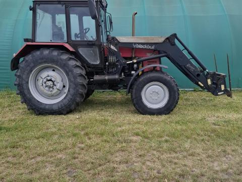2008 MTZ 820.2 rakodóval, bálatüskével együtt eladó