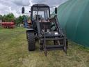 2008 MTZ 820.2 rakodóval, bálatüskével együtt eladó