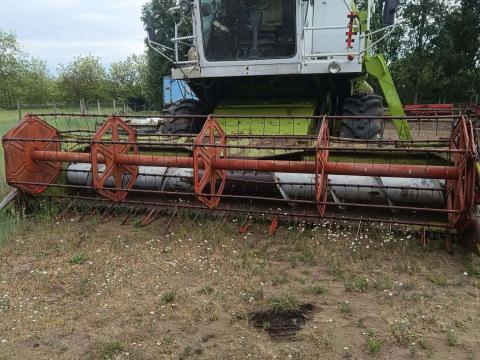 CLAAS 510cm szeles gabona asztal, szállito kocsival eladó
