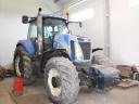 New Holland 8020 traktor tartozékokkal