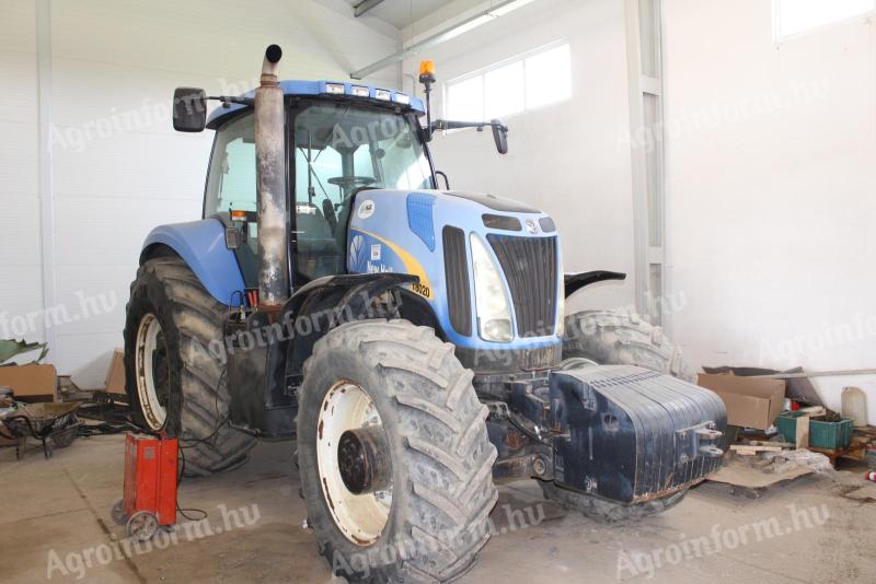 New Holland 8020 traktor tartozékokkal
