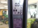 New Holland 8020 traktor tartozékokkal