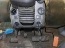 New Holland 8020 traktor tartozékokkal
