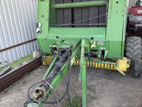 John Deere 570 körbálázó
