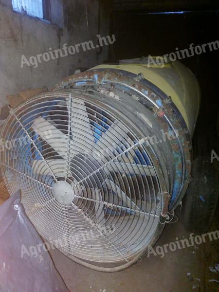 Axial vontatott permetezőgép