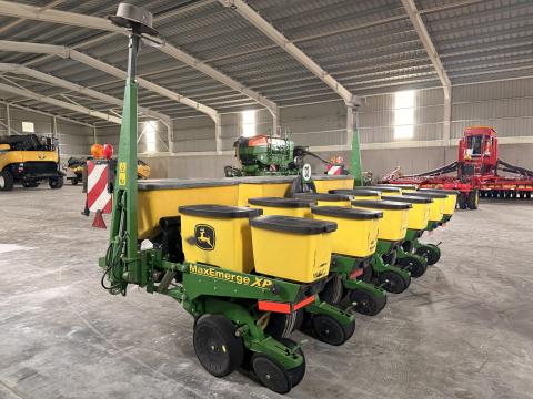 John Deere MaxEmerge 1750 szemenkénti vetőgép