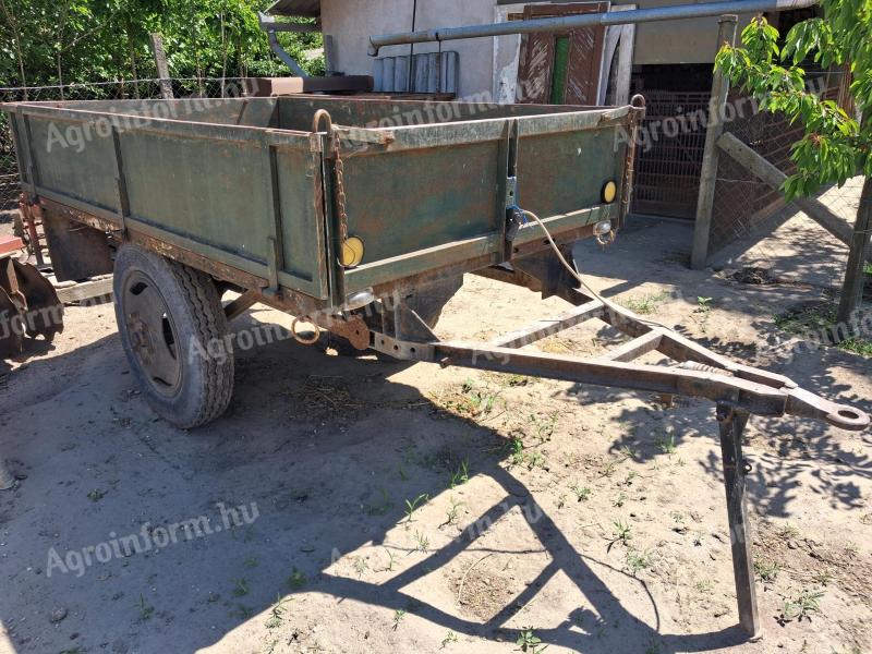 Traktor pótkocsi eladó
