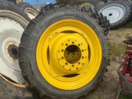 ÁPOLÓKERÉK,  MŰVELŐKERÉK GARNITÚRA JOHN DEERE,  NEW HOLLAND,  FERGUSON stb. 300/95R52 és 270/95R38,,,, 12.4-52 és 11.2-38