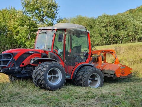 Antonio Carraro TTR 10900 R rézsűjáró traktor