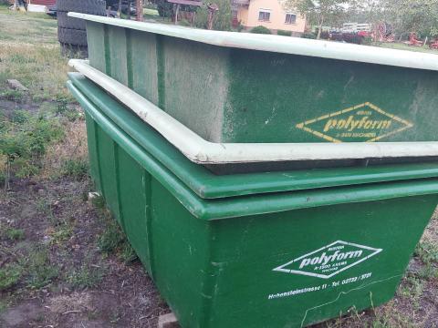 Eladó üvegszálas kád 2100 l tárolóedény