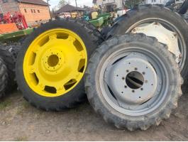 ÁPOLÓKERÉK,  MŰVELŐKERÉK GARNITÚRA JOHN DEERE,  NEW HOLLAND,  FERGUSON,  FIAT stb. TRAKTORRA 300/95R46 és 270/95r32,,, 12.4-46 és 11.2-32