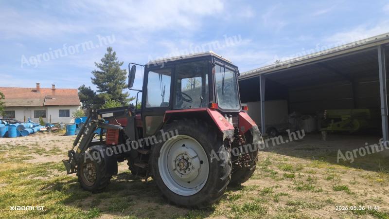 MTZ 820 + Metal Fach homlokrakodó