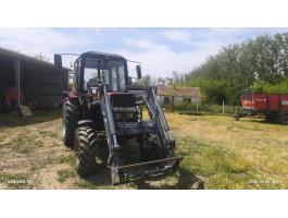 MTZ 820 + Metal Fach homlokrakodó