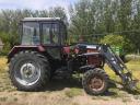 MTZ 820 + Metal Fach homlokrakodó
